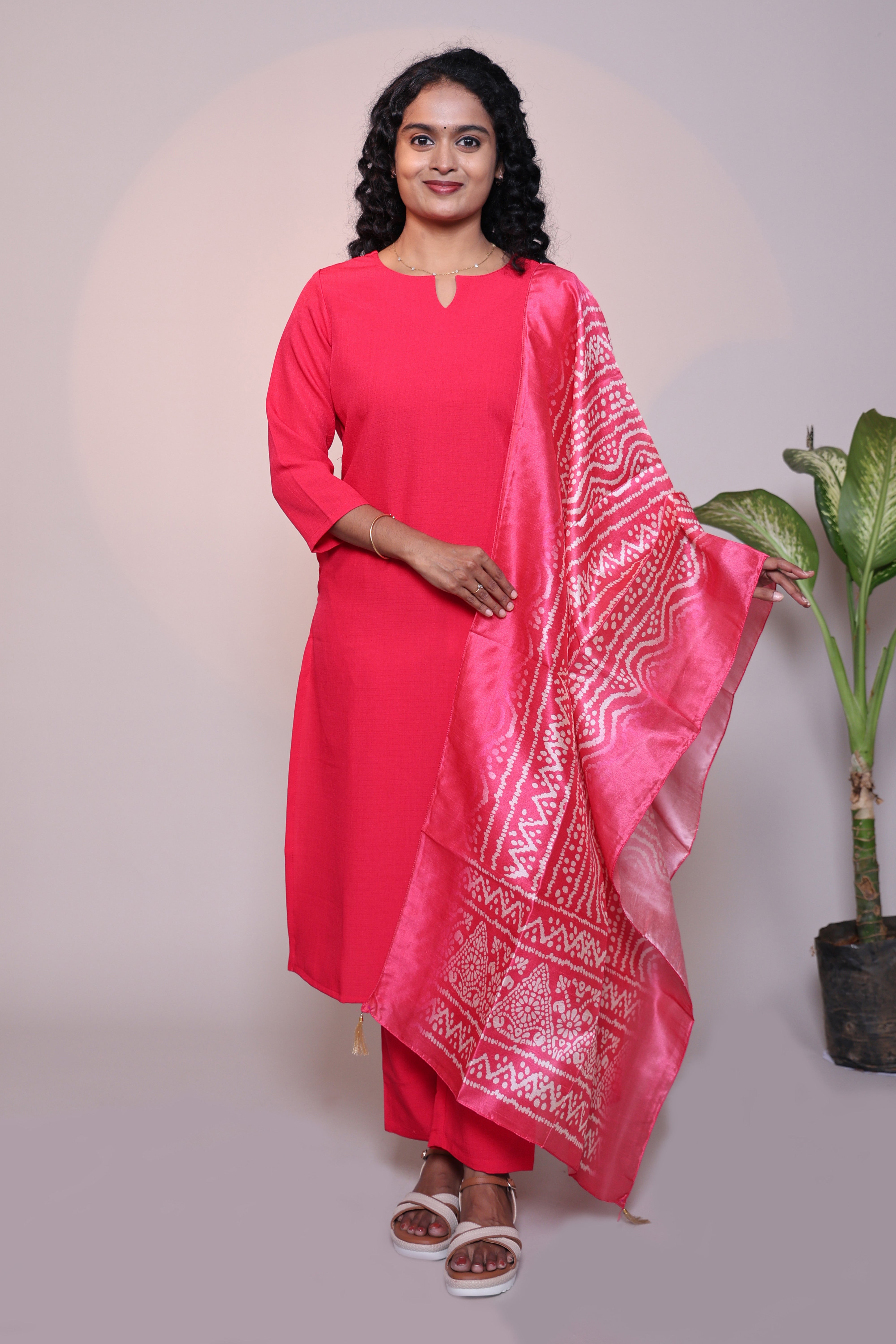 Pink plain 3/4 slevee salwar suit with matching pant and printed dupatta