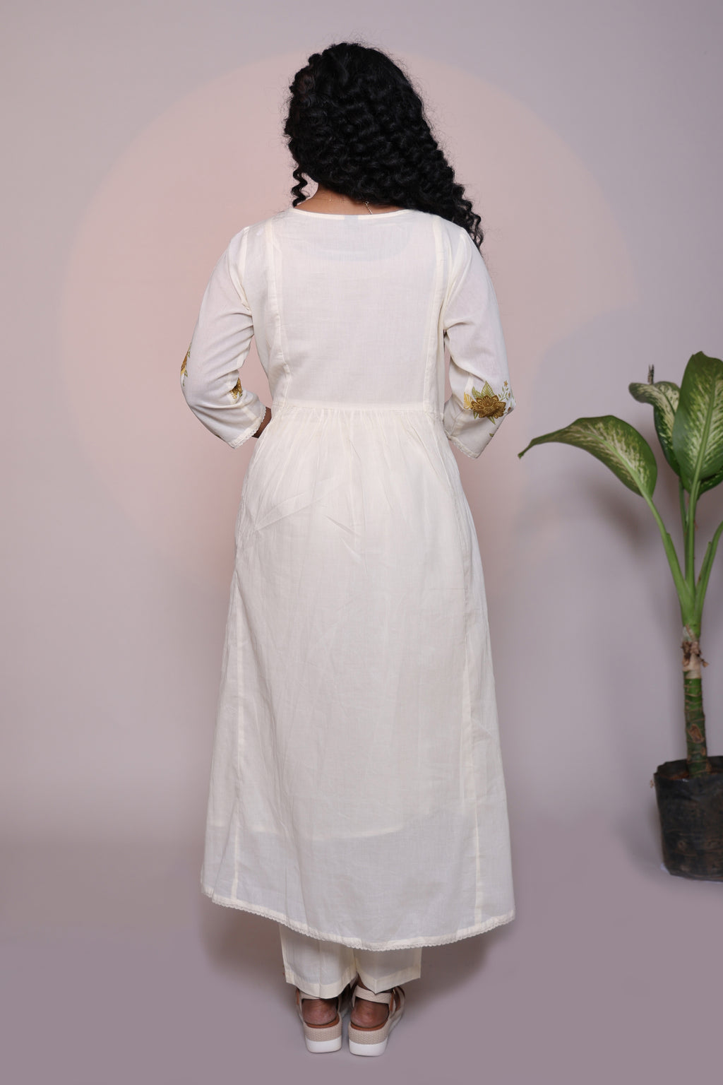 White floral design A line anarkali with self bottom and matching dubatta