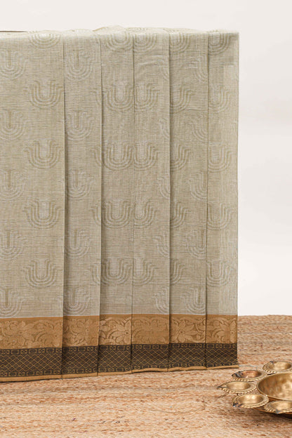 Beige unique design kovai cotton saree with contrast border and matching pallu