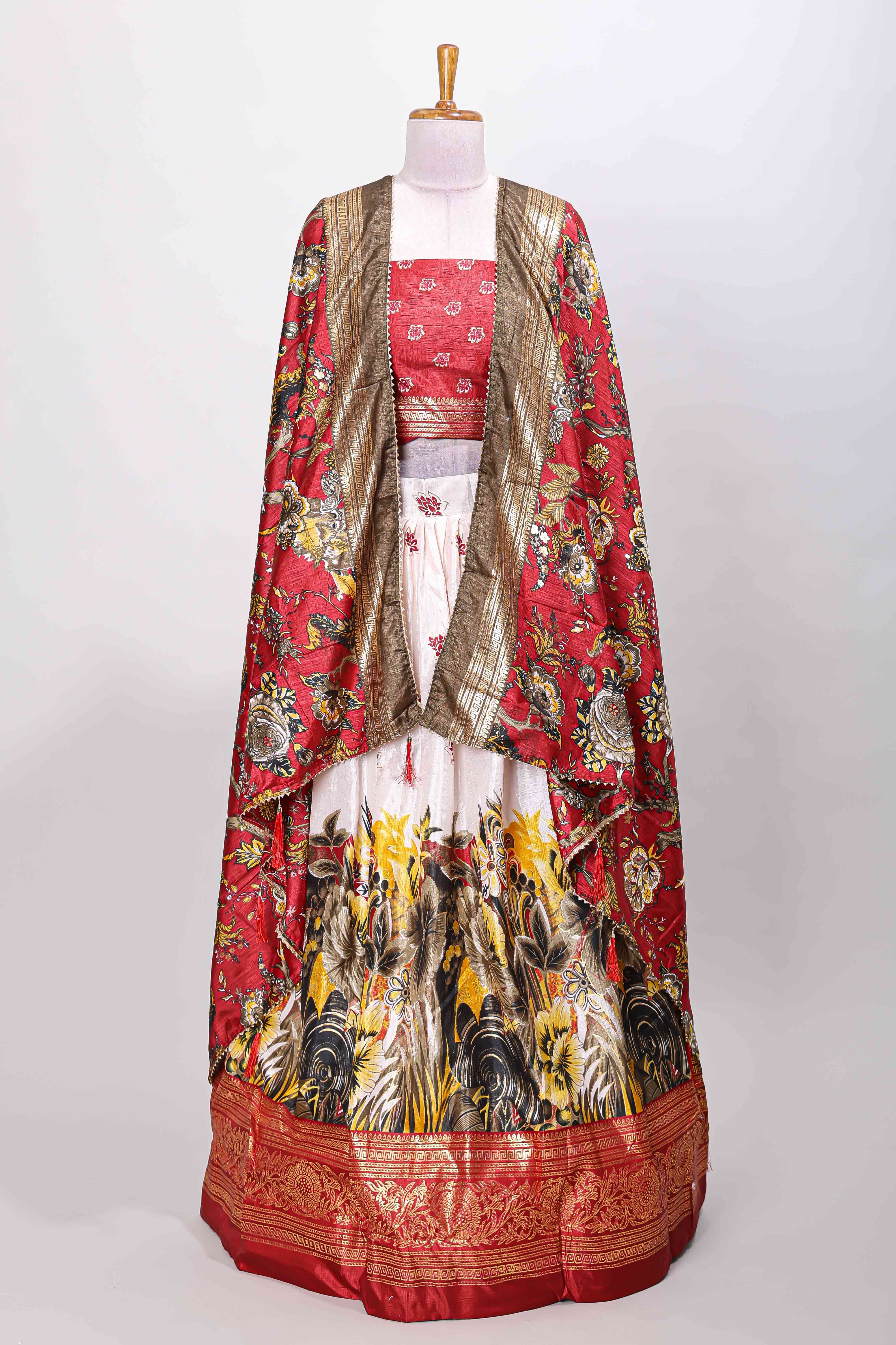 Paithani border ethnic ensemble