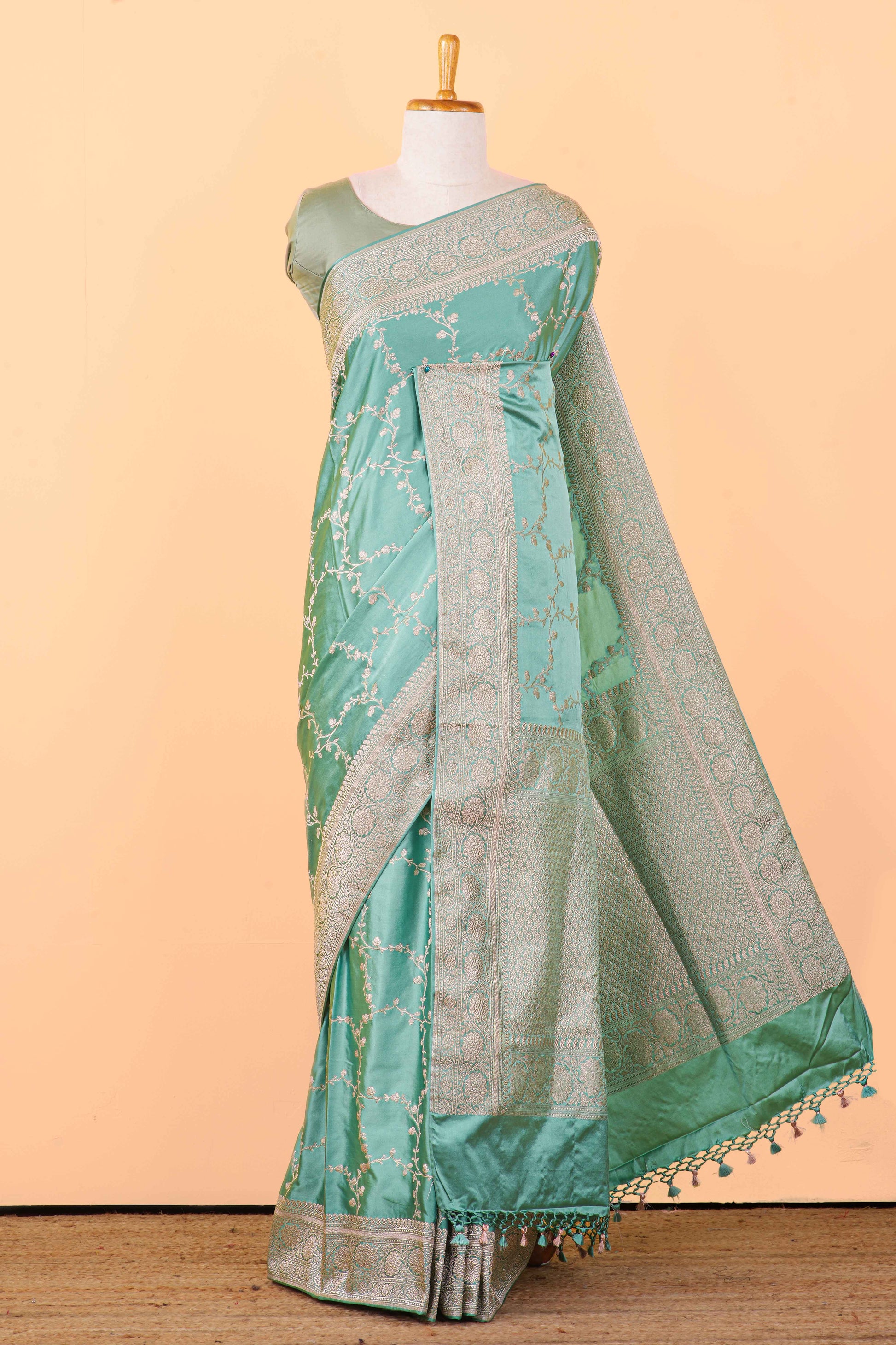 Pastel green zari pallu silk