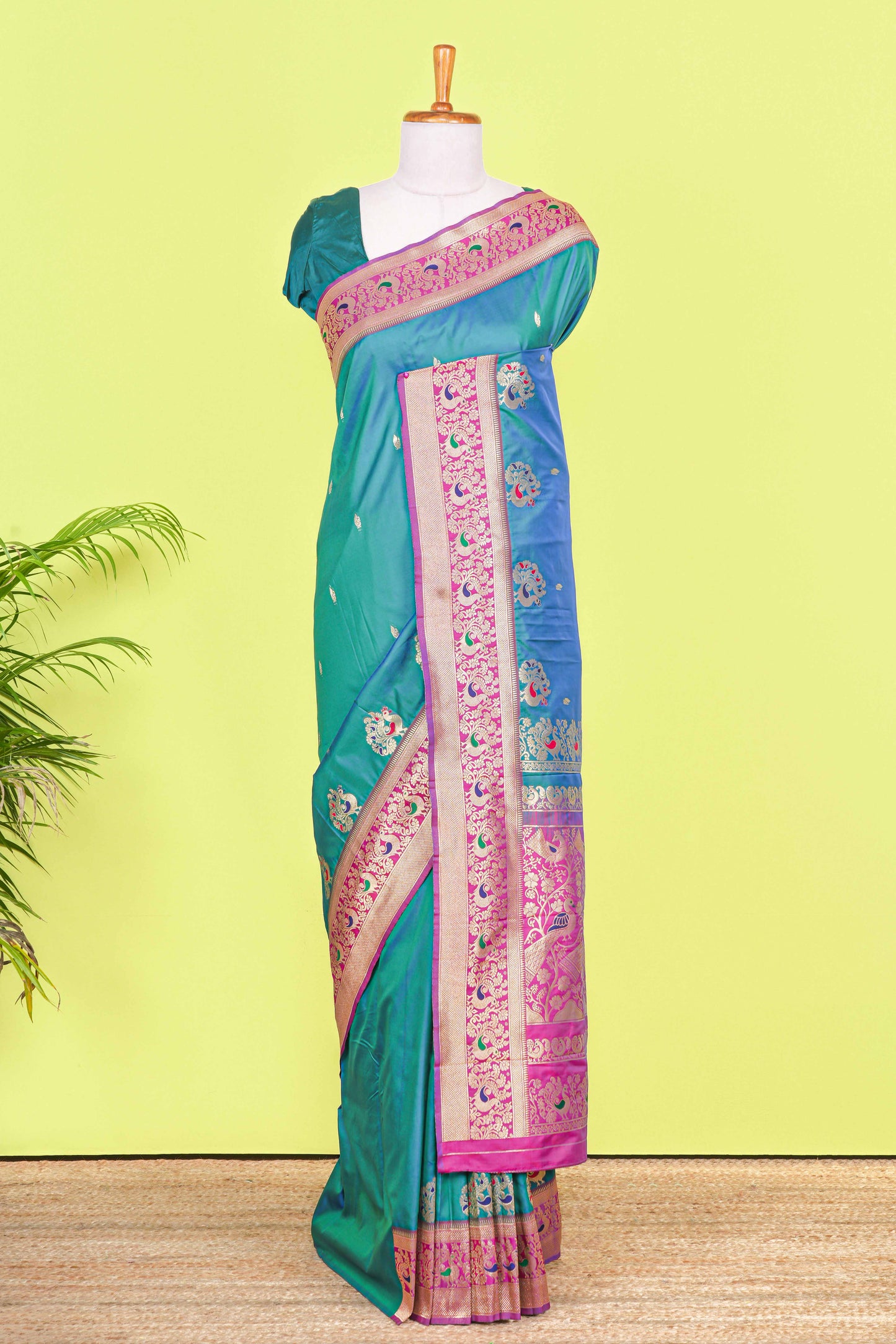 Peacock green art silk floral pallu saree