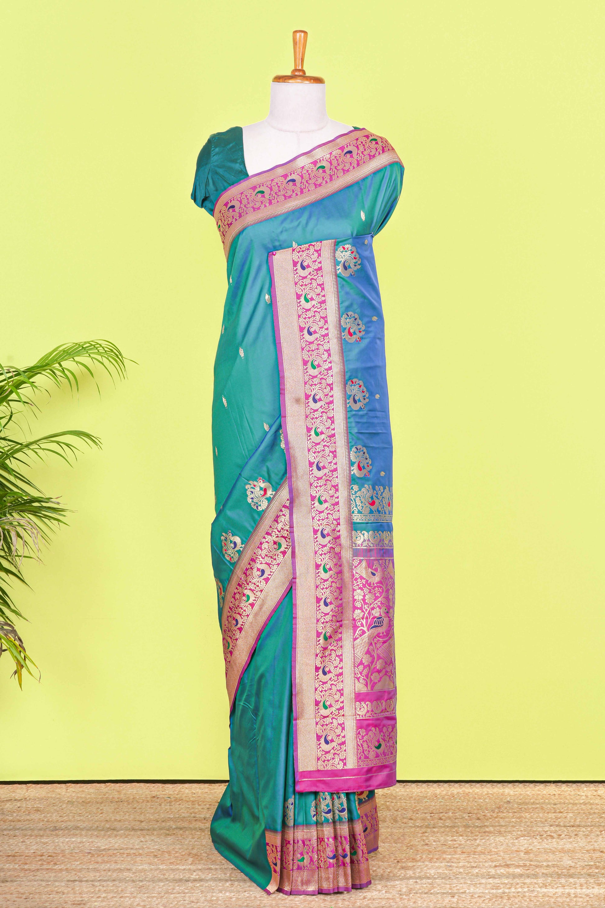 Peacock green art silk floral pallu saree