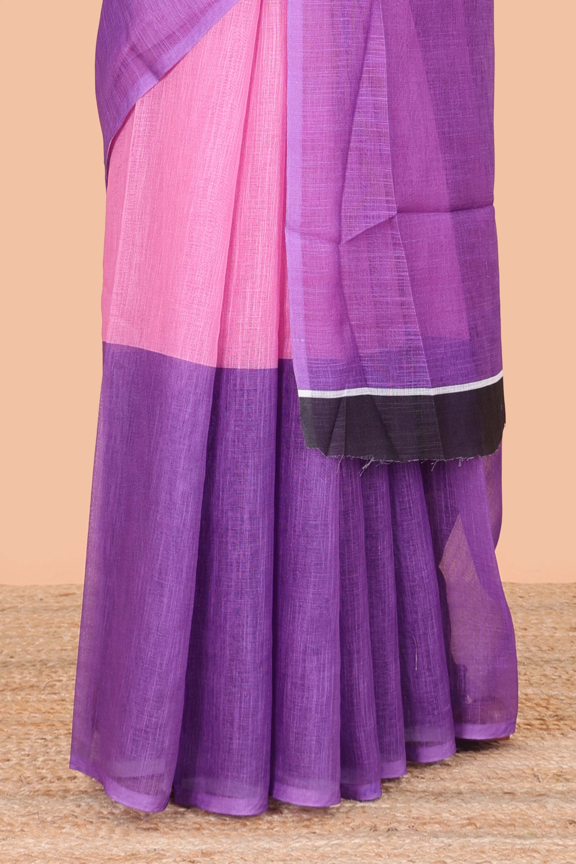 Pink violet borderless saree