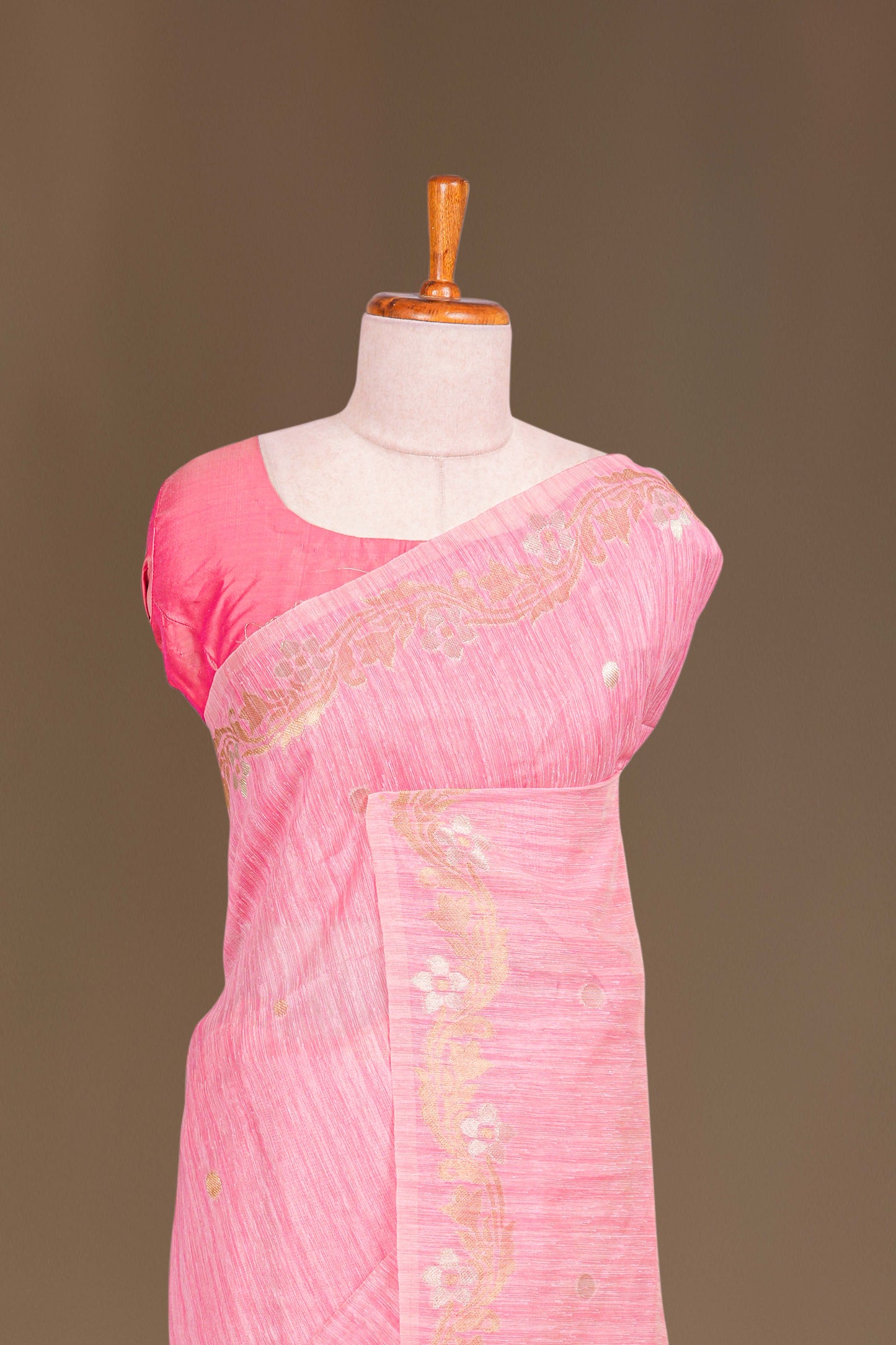 Pink woven pallu saree