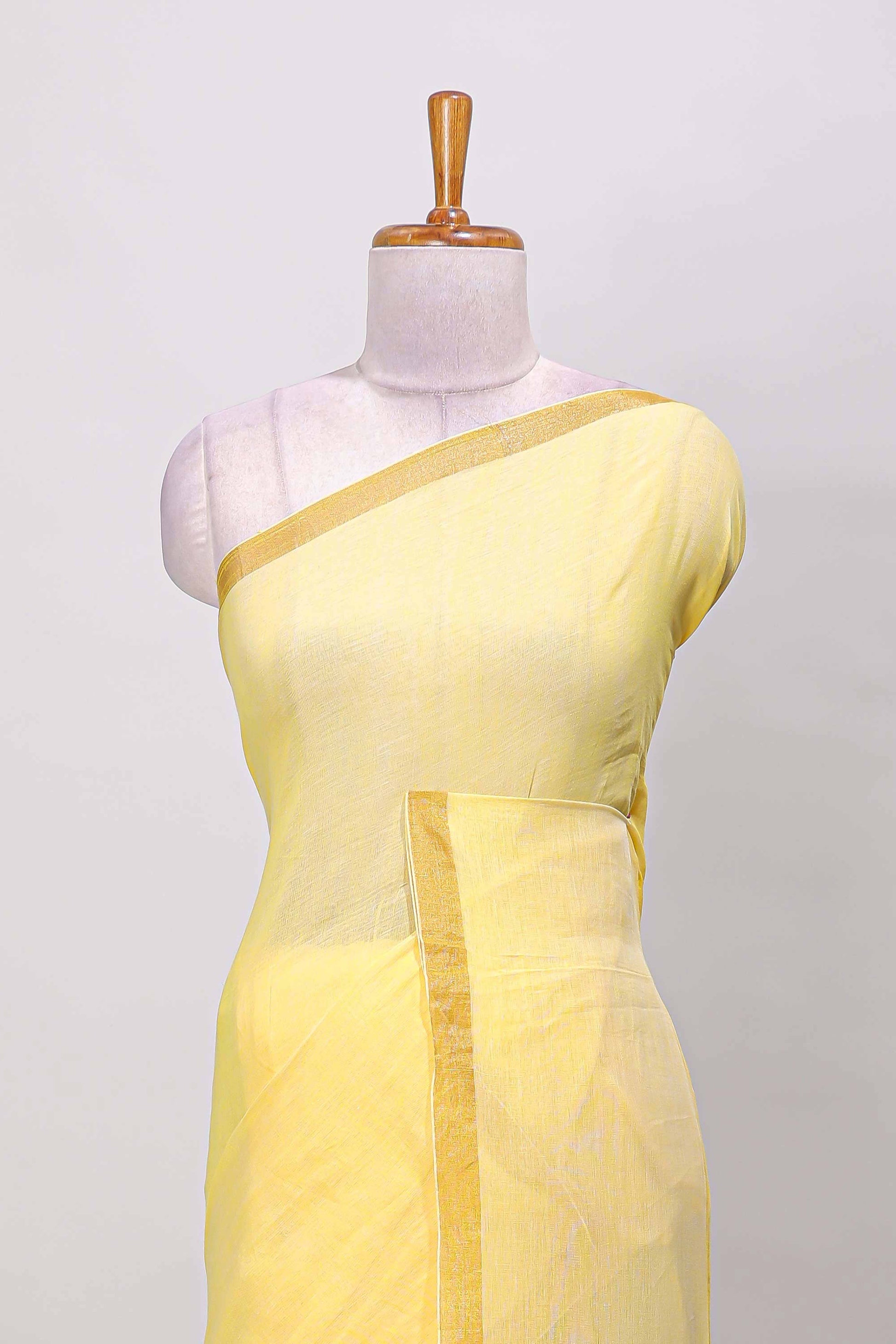 Plain fabric surface