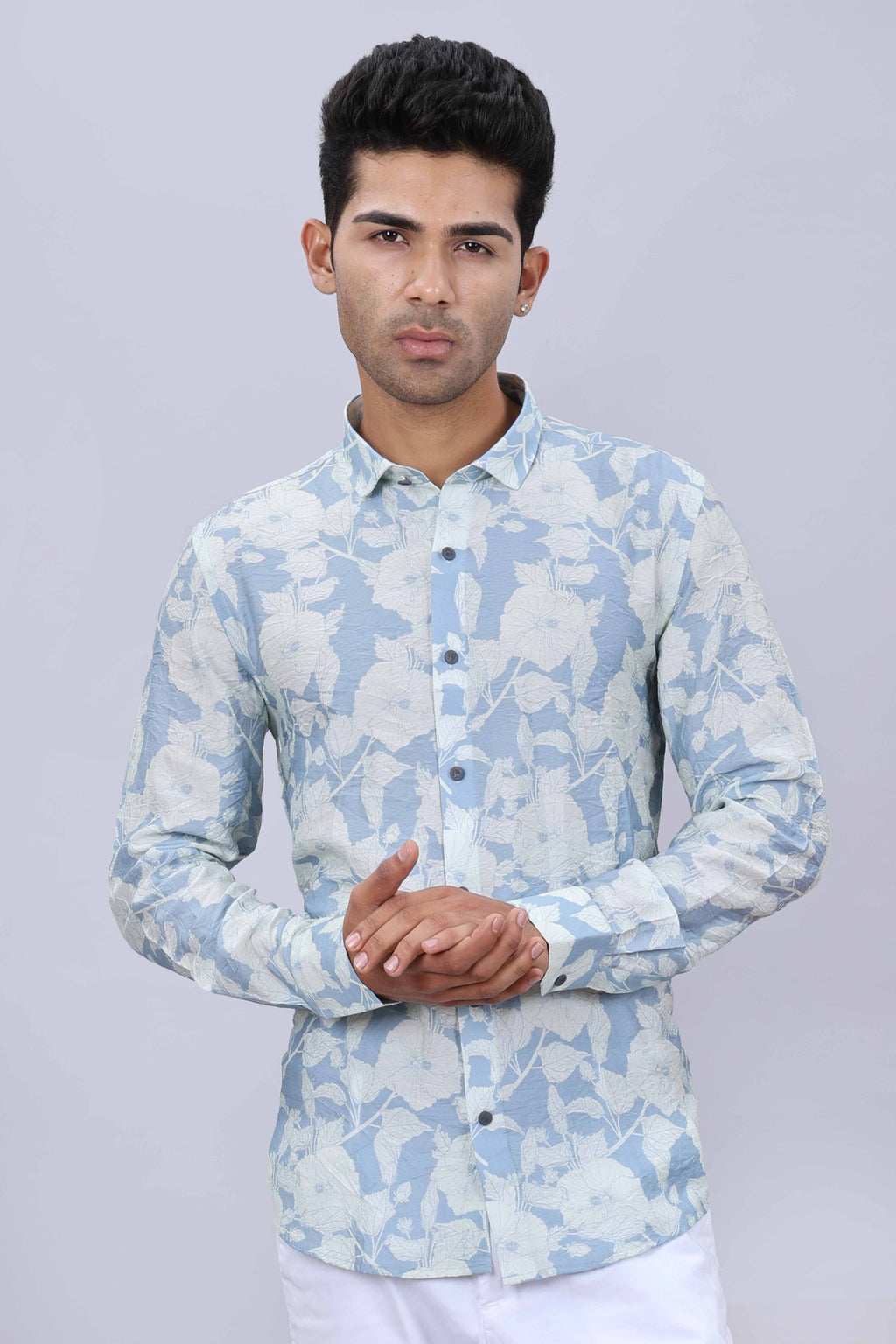 Printed collar detailing
