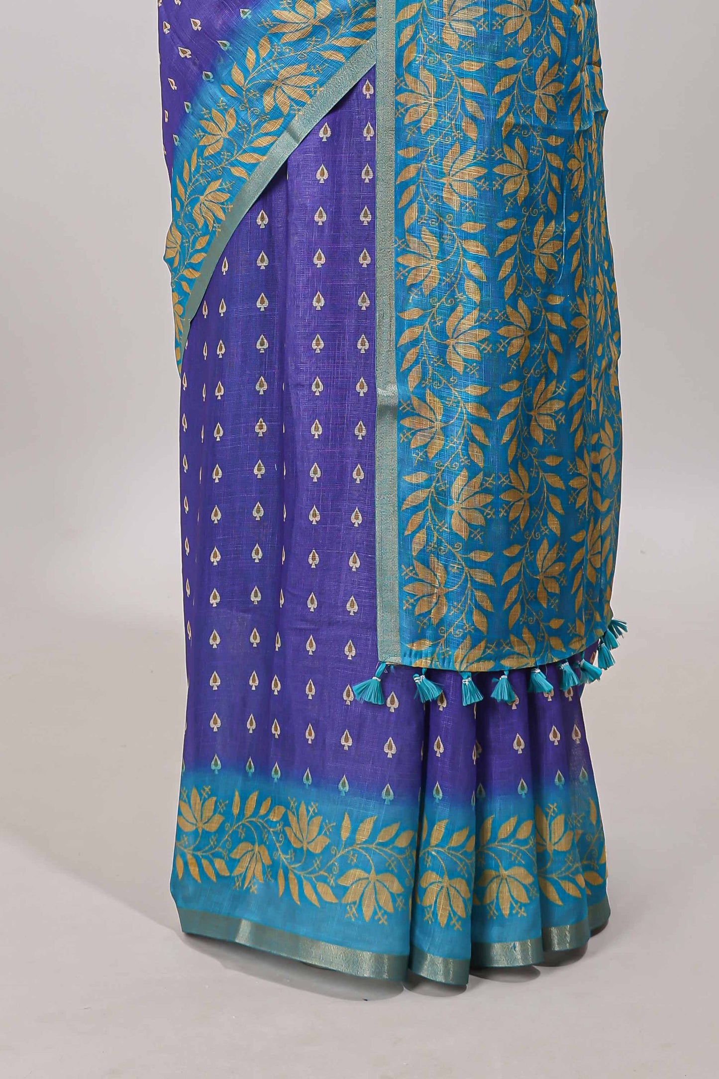  Purple printed pallu saree 
