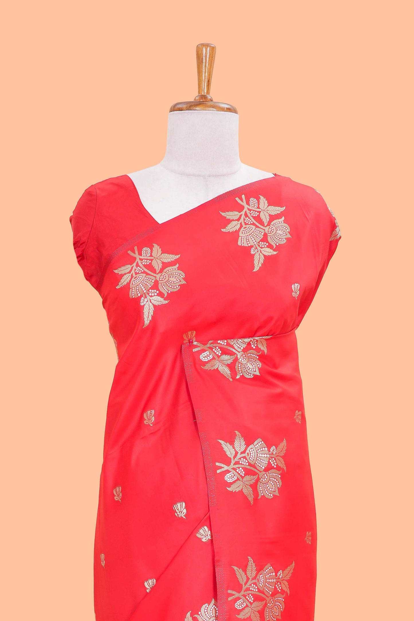 Red art silk pallu design saree