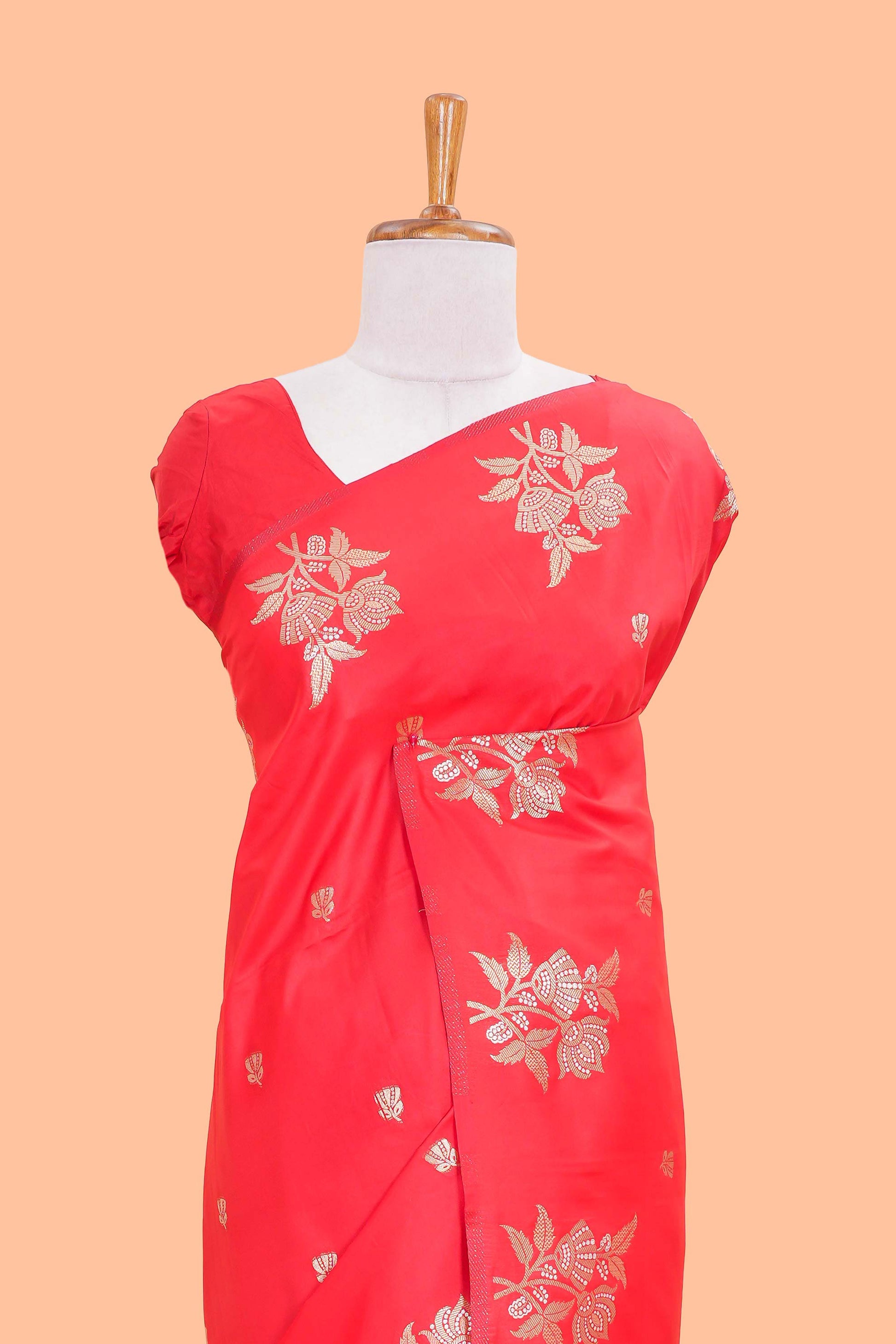 Red art silk pallu design saree
