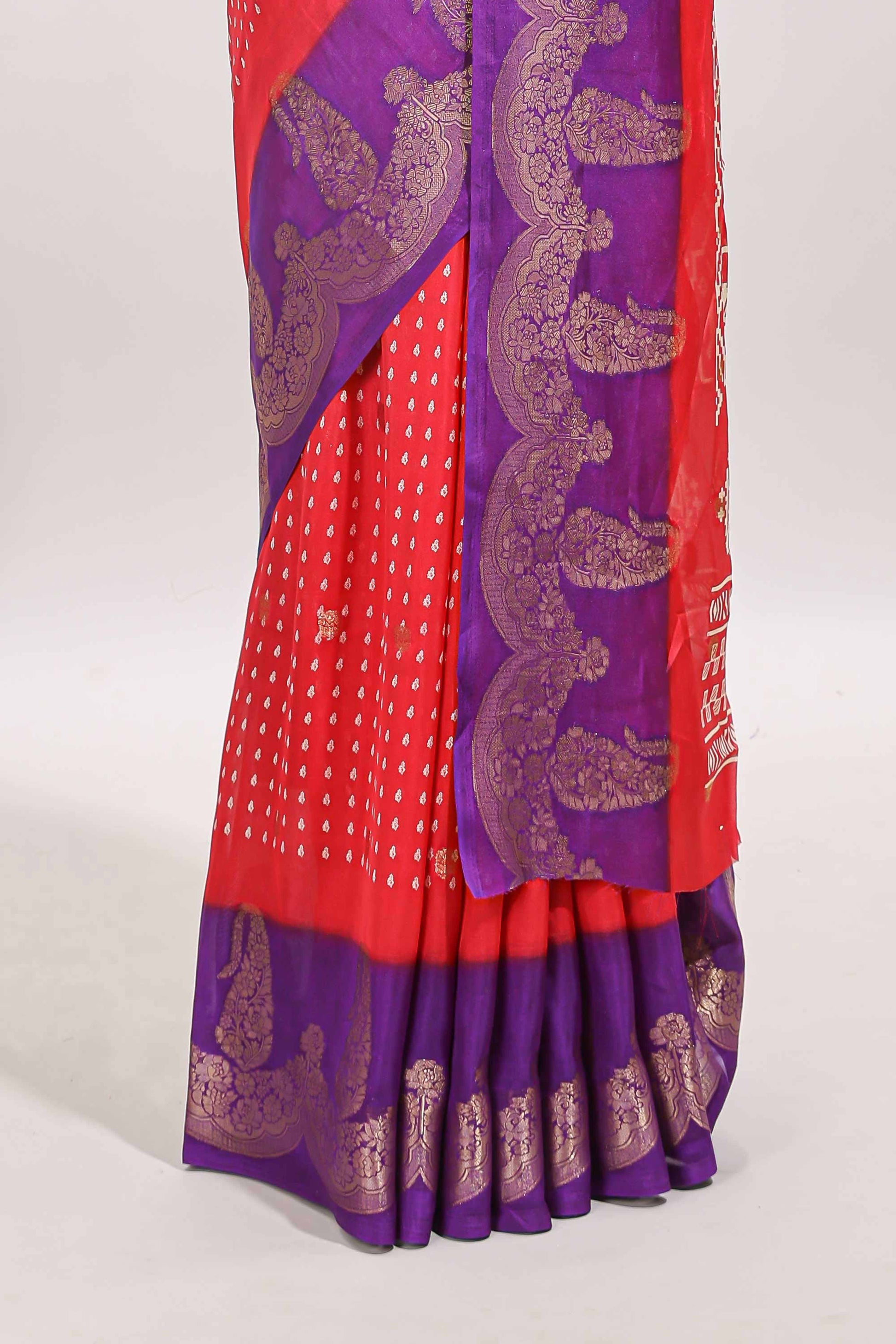 Red dola silk contrast border saree
