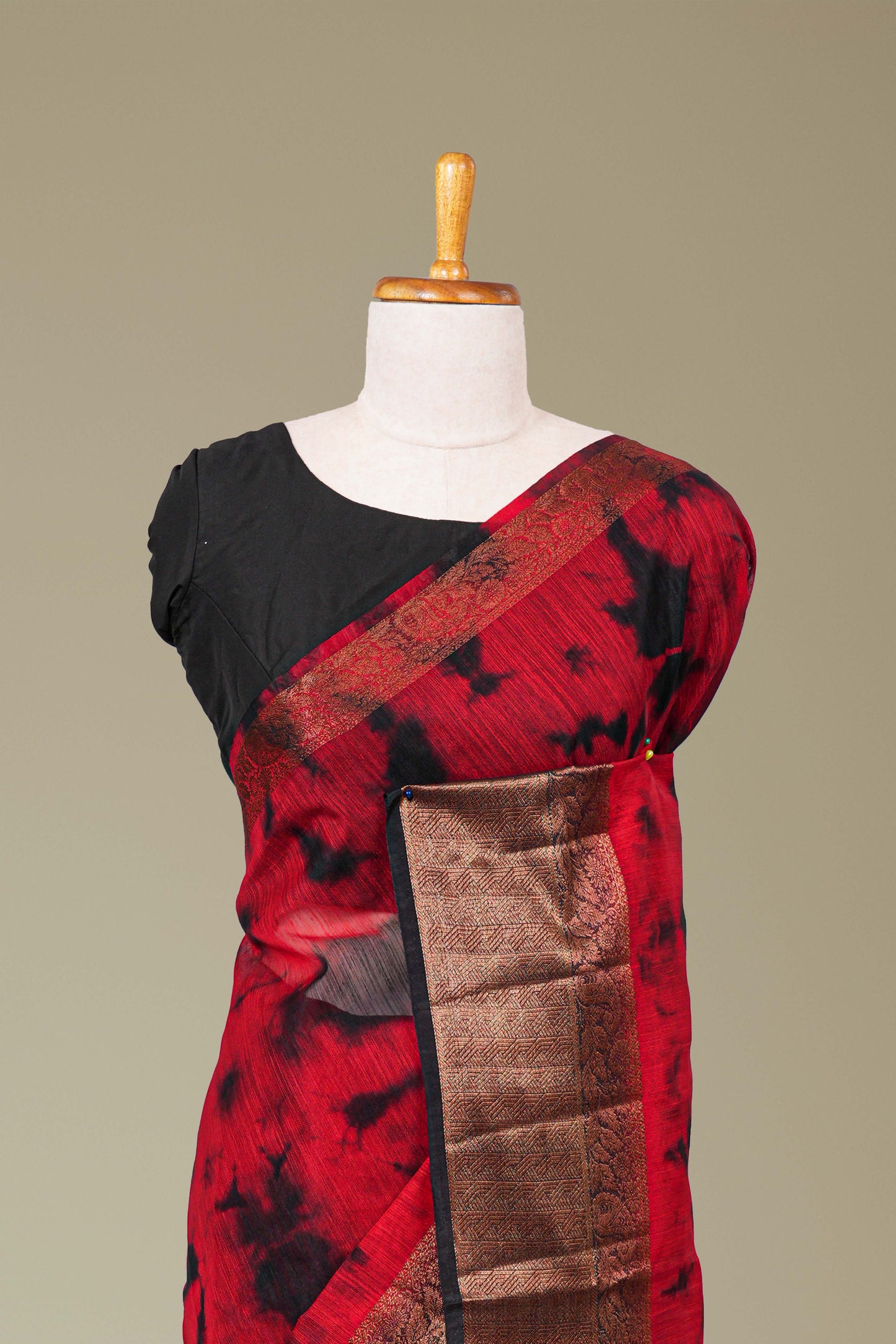 Red tie dye linen saree