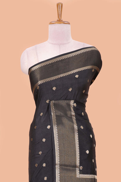Rich black zari pallu