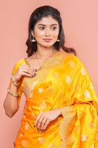 Rich yellow festive finish