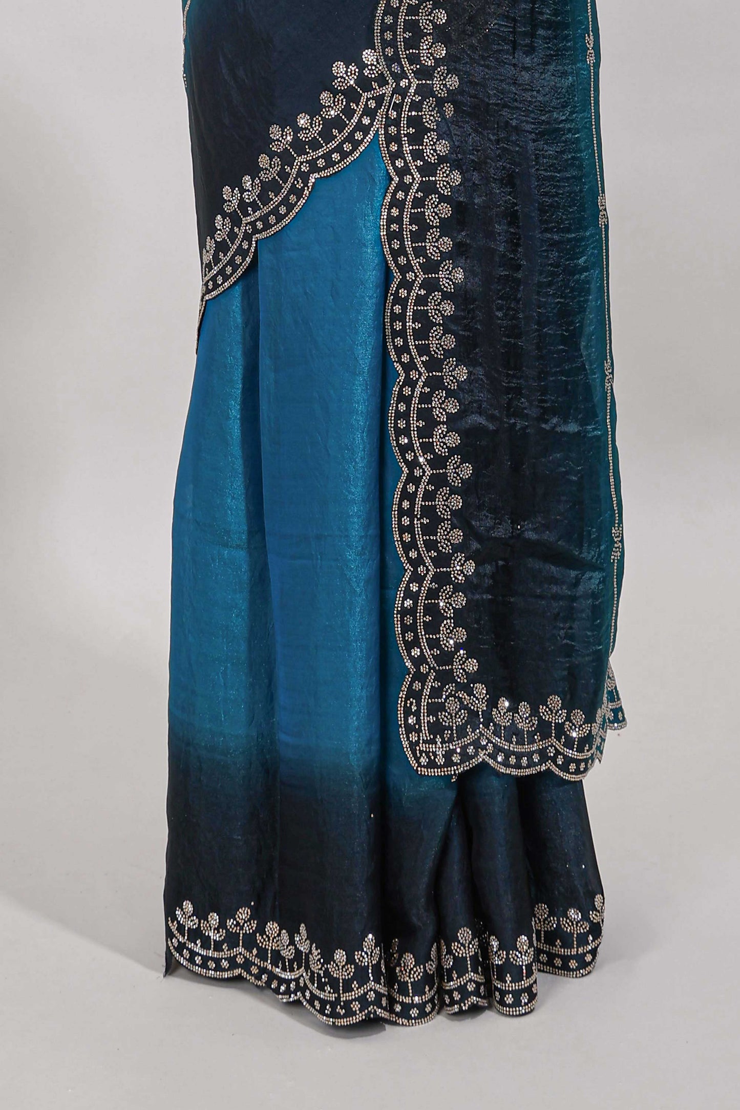 Scallop border blue saree