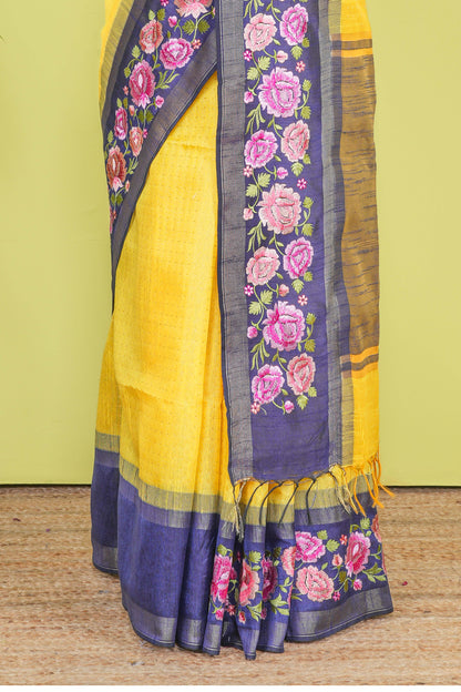 Short contrast pallu