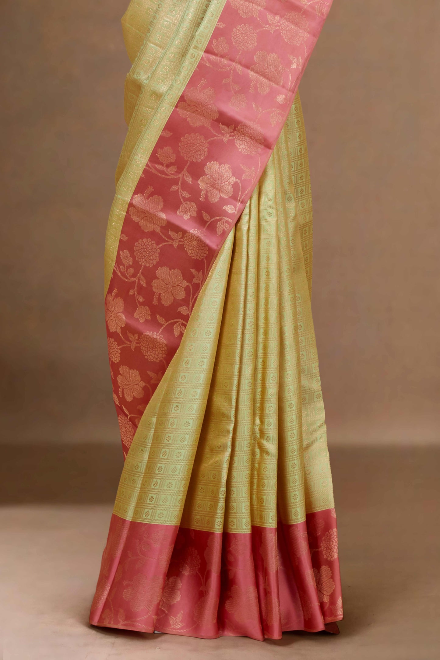Silk saree with big zari border