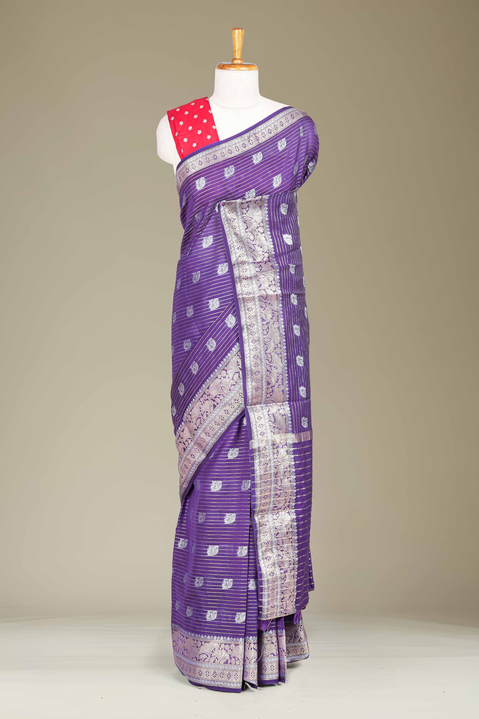 Silver zari butta motifs