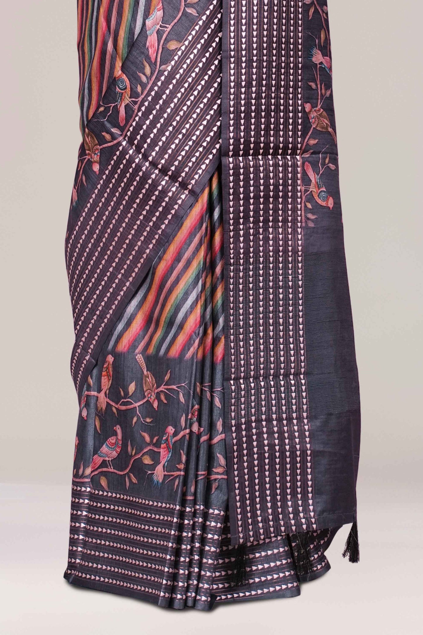  Smooth flowing drape saree