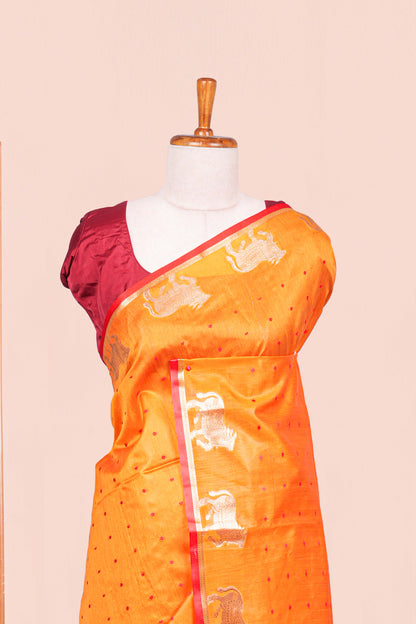 Smooth woven surface saree