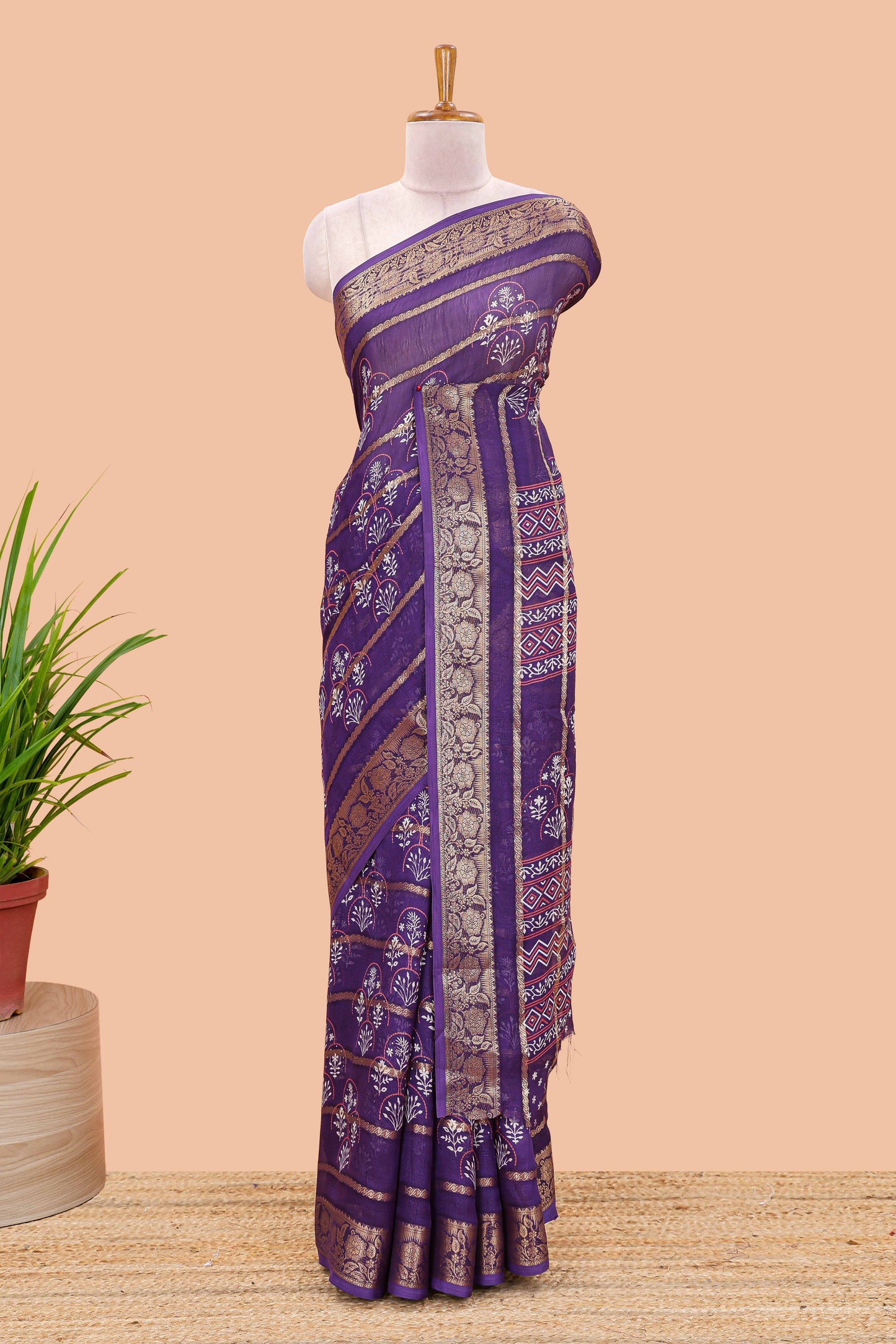 Striped floral motif accents 