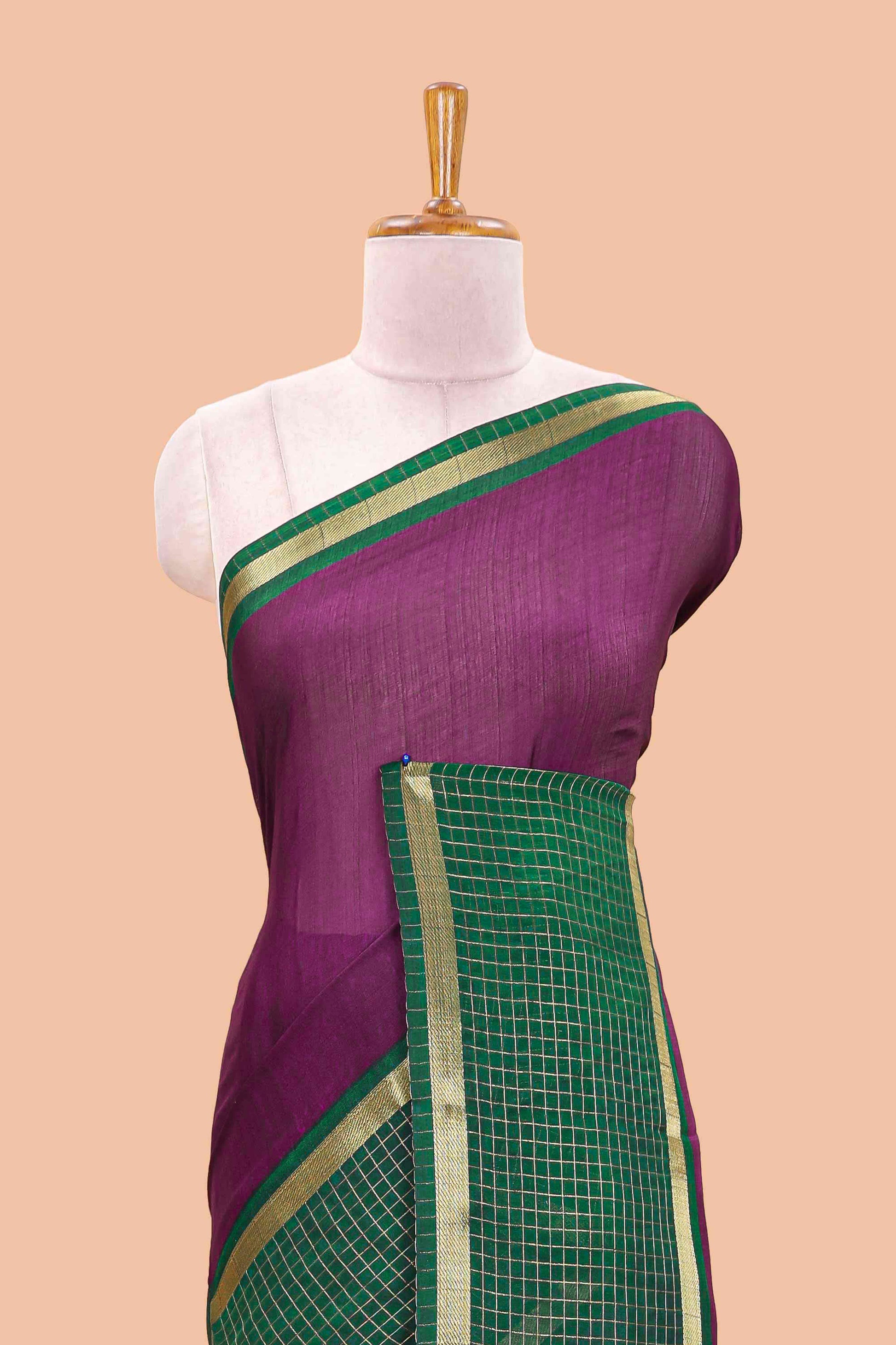  Striped pallu detailing 