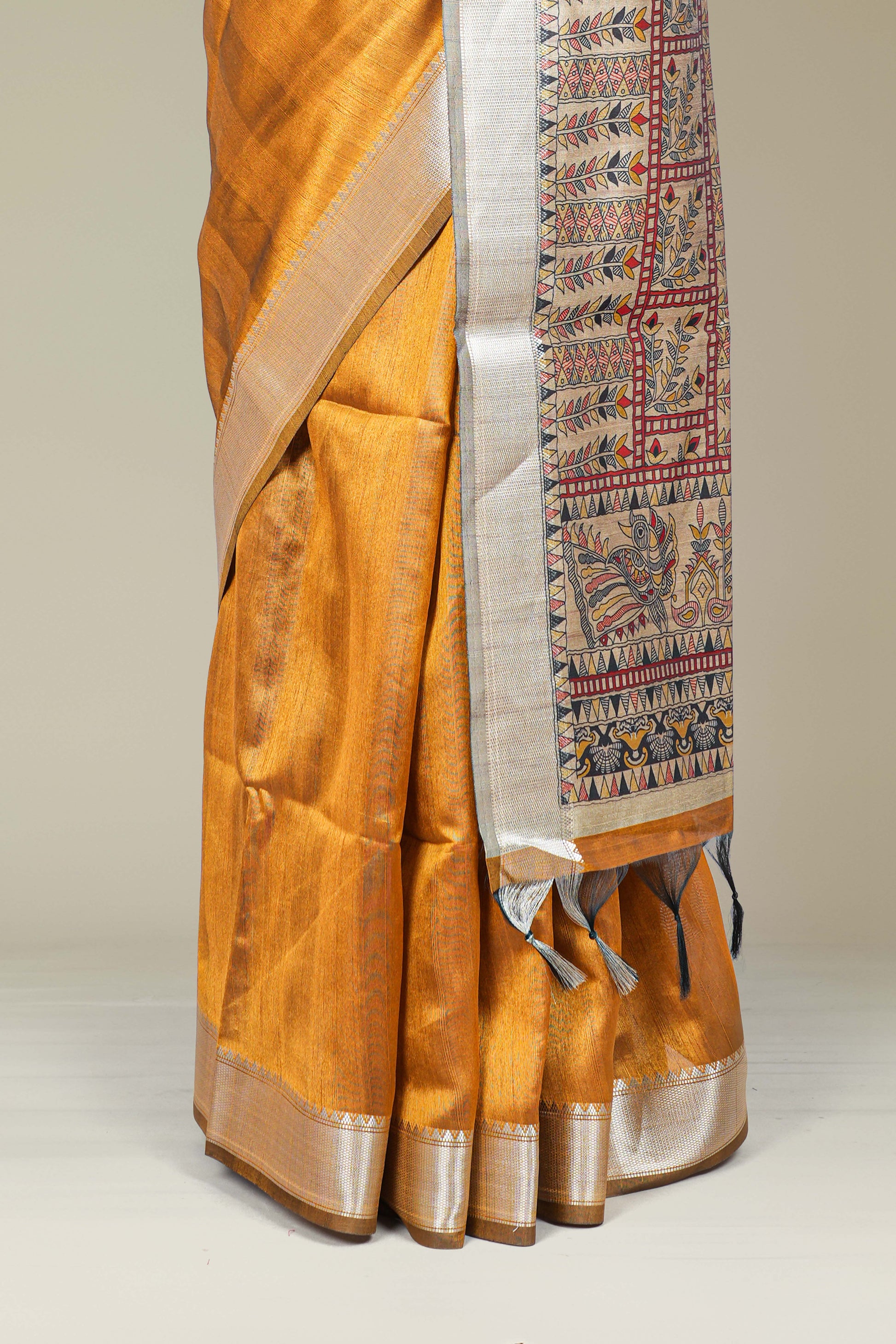  Traditional drape style 