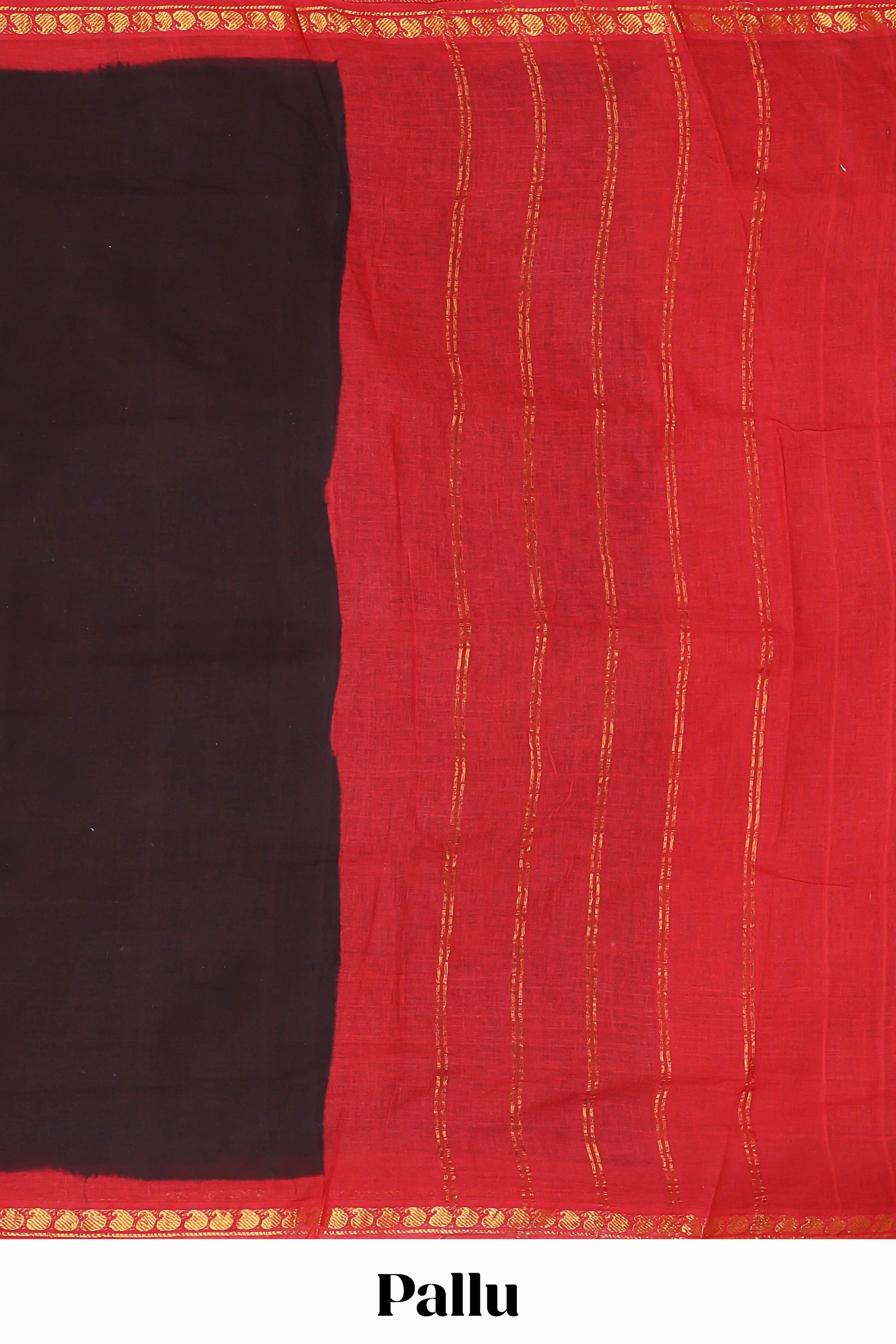 Zari border detailing