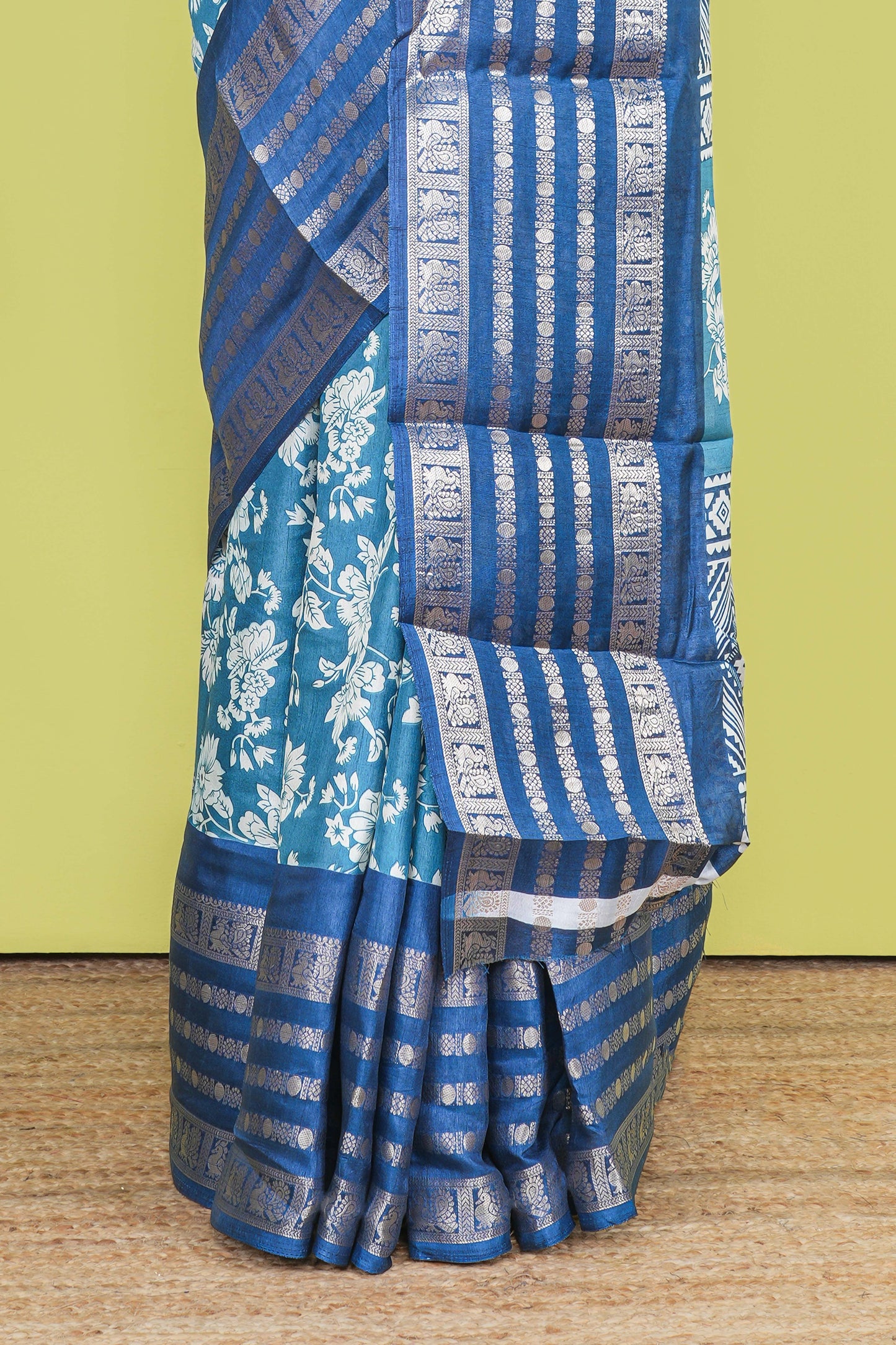 Zari edge border