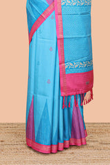 Zari edging detail