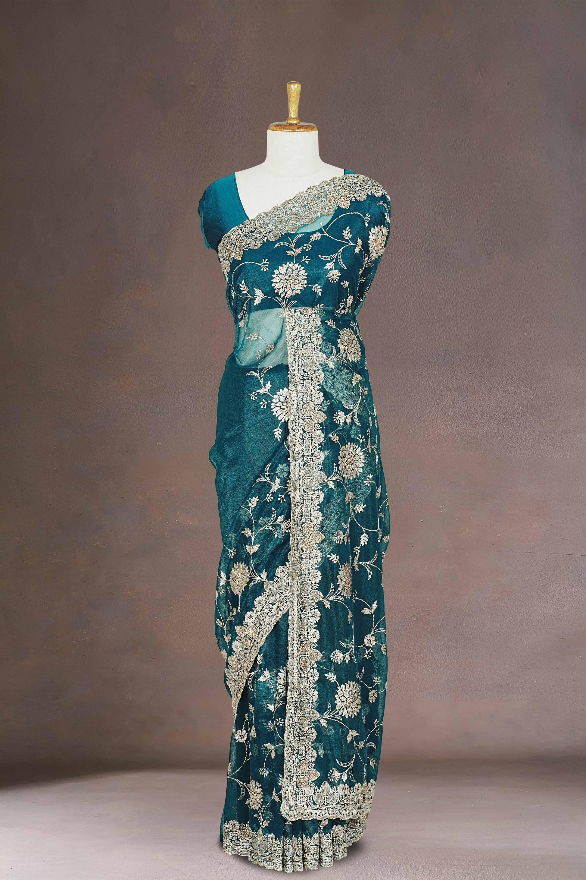 Zari embroidered detailing
