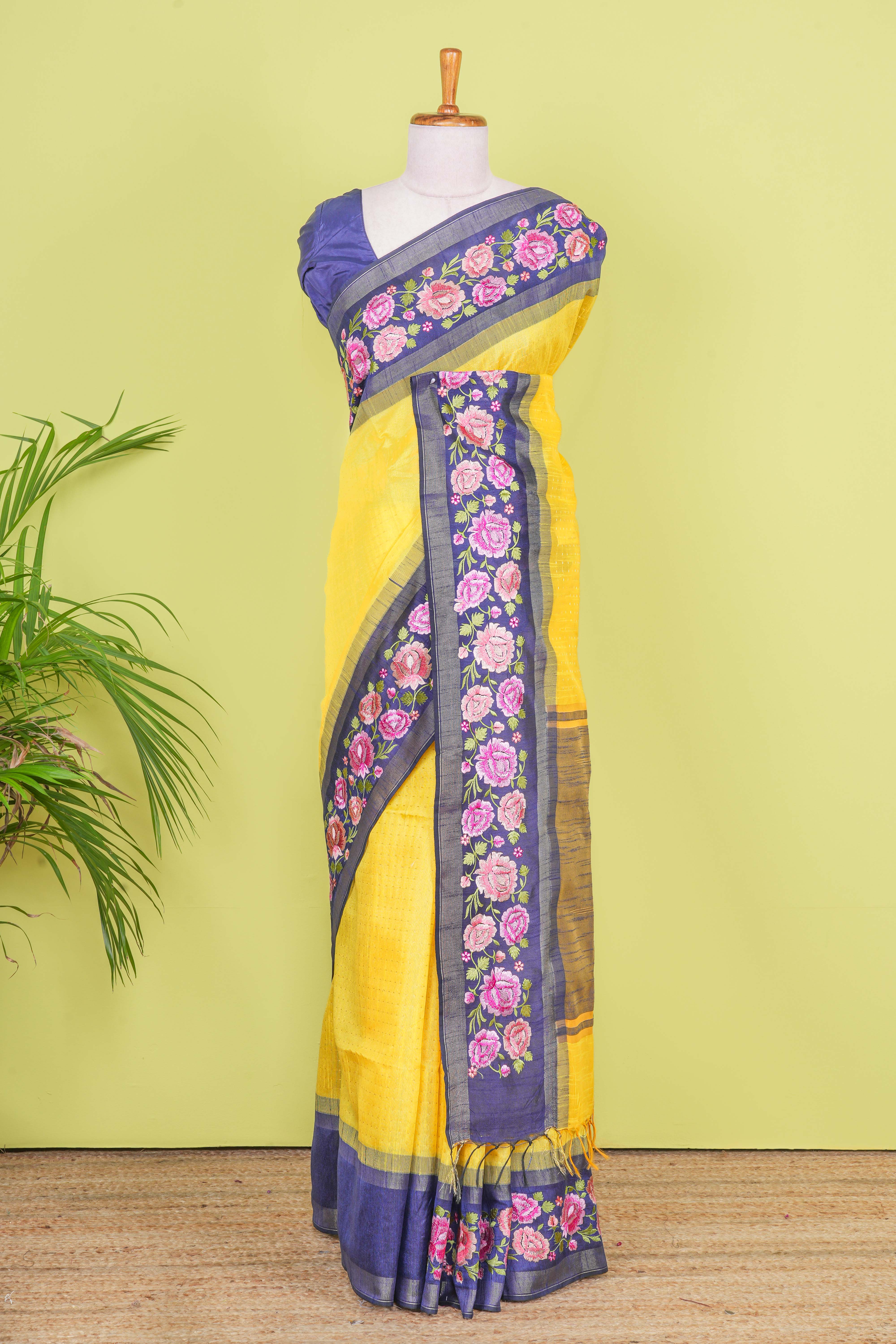 Zari stripe detailing