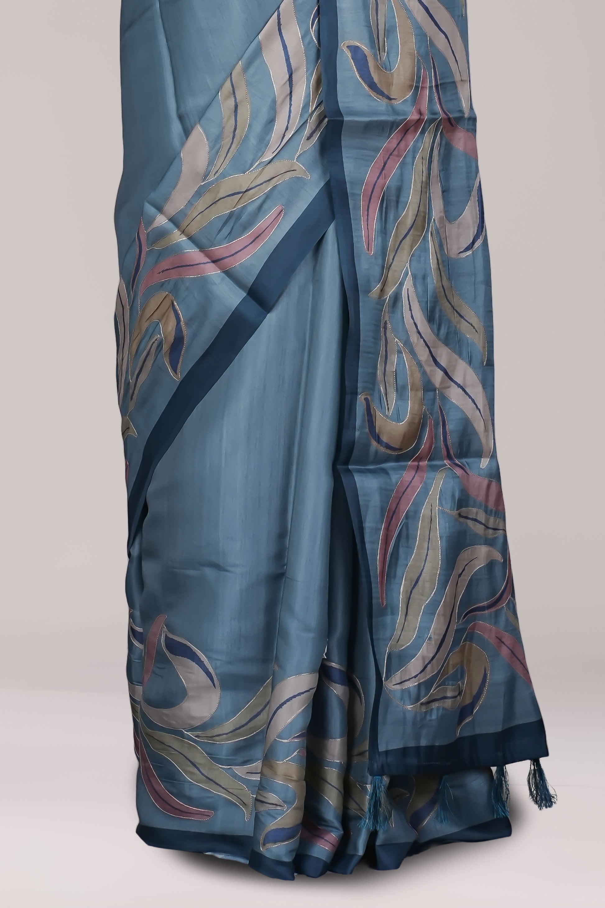 blue saree pallu
