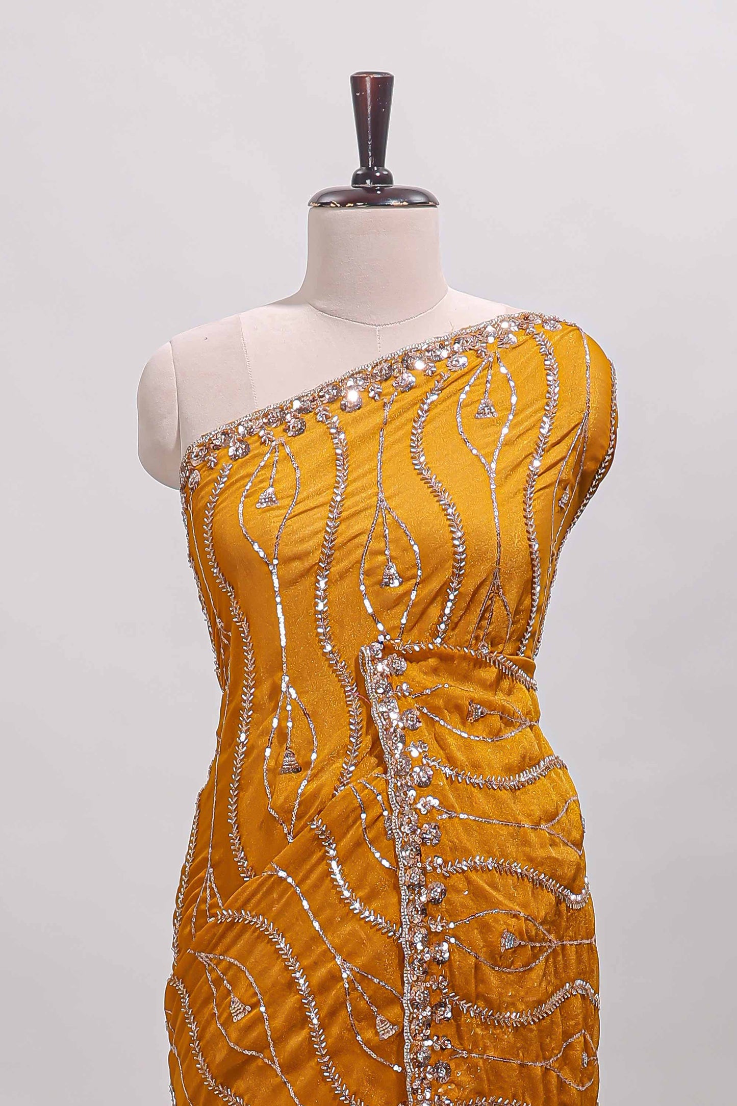 designer saree scallop border