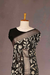 white Zari border detailing 