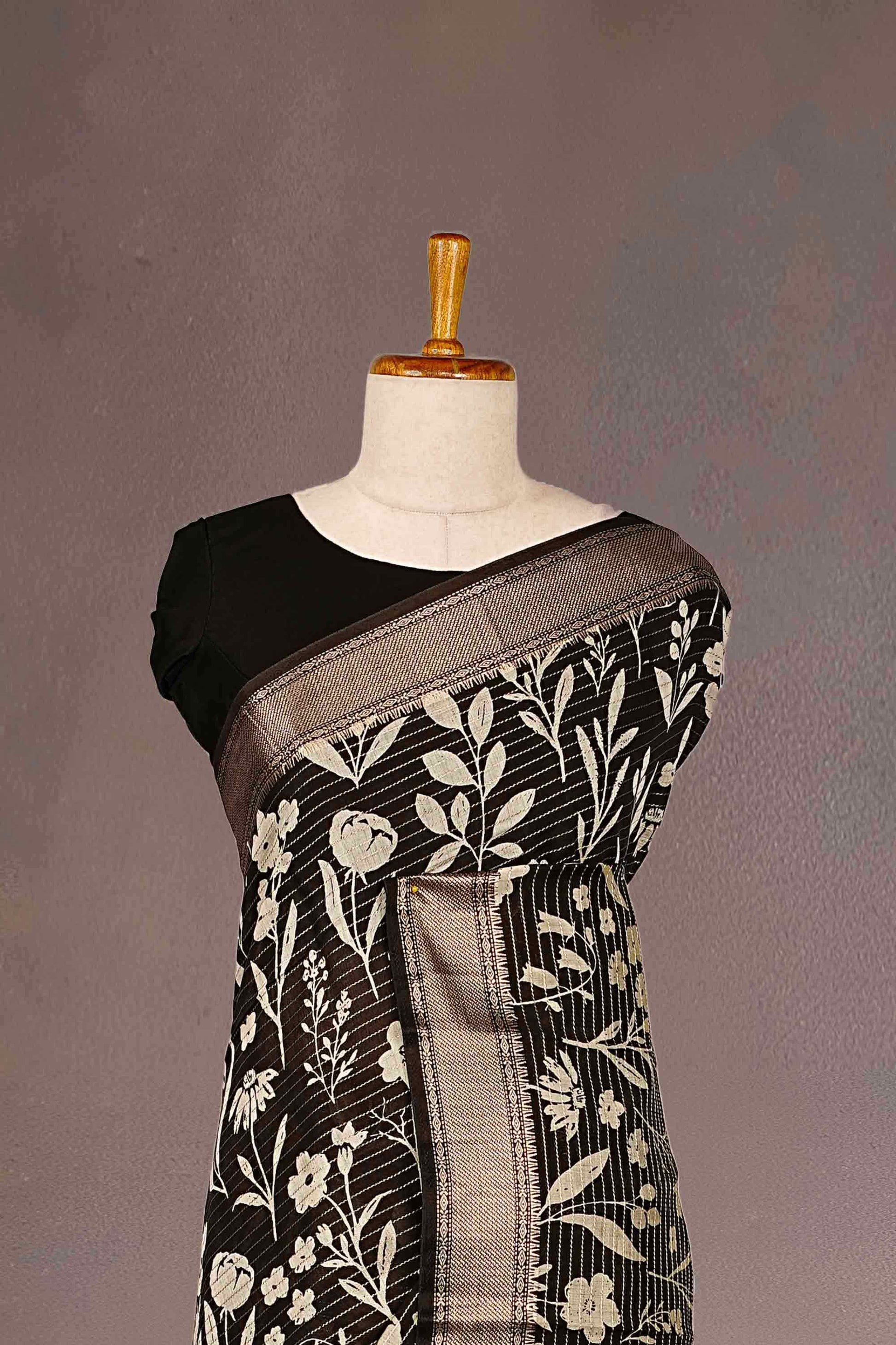 white Zari border detailing 